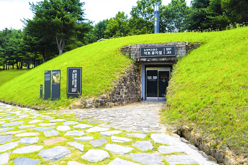 부여왕릉원 아트뮤지엄.jpg